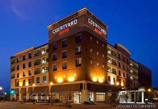 Gallery - Courtyard