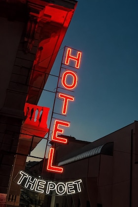 Gallery - The Poet Hotel