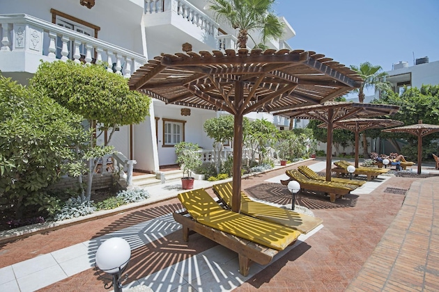 Gallery - Zak Inn Residence