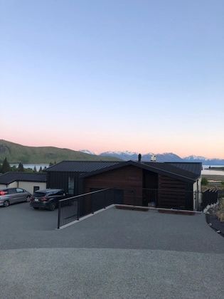 Gallery - Ranginui At Lake Tekapo