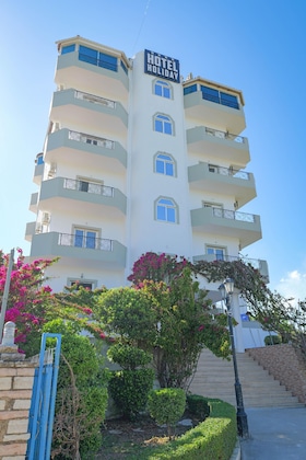 Gallery - Hotel Holiday