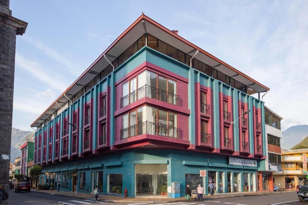 Gallery - Socialtel Baños