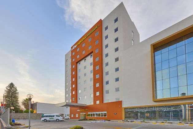Gallery - City Express Junior Leon Centro De Convenciones