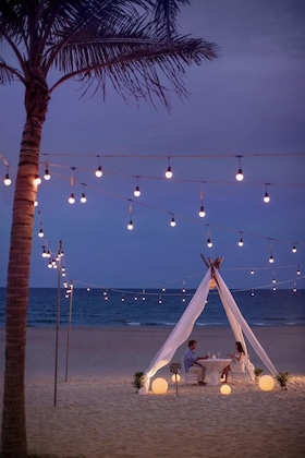 Gallery - Sheraton Grand Danang Beach Resort & Spa
