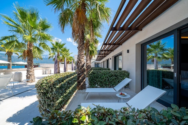 Gallery - Monte Palm Beach