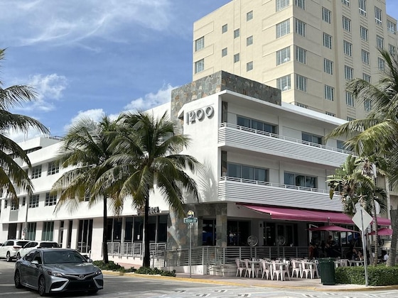 Gallery - 12Th And Ocean Suites