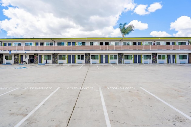Gallery - Exclusivo Inn & Suites