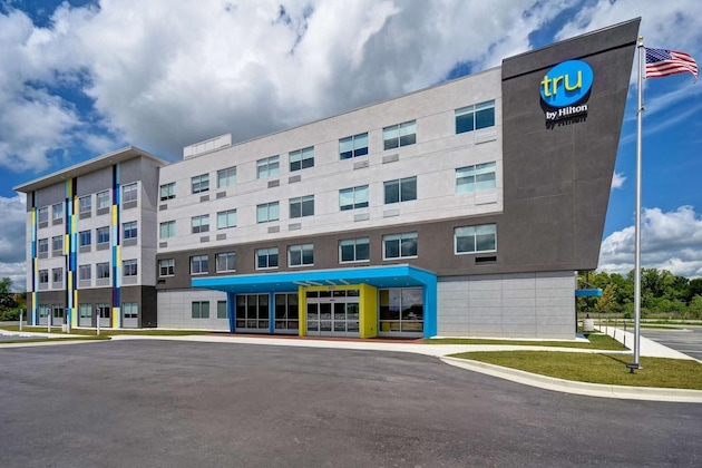 Gallery - Tru by Hilton Auburn, IN
