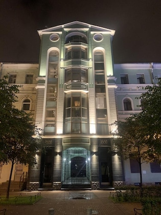 Gallery - 1880