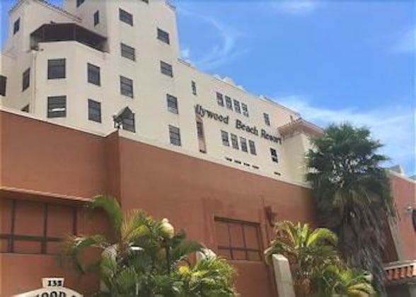 Gallery - Hollywood Beach Resort- Family Oriented Affordable Studio