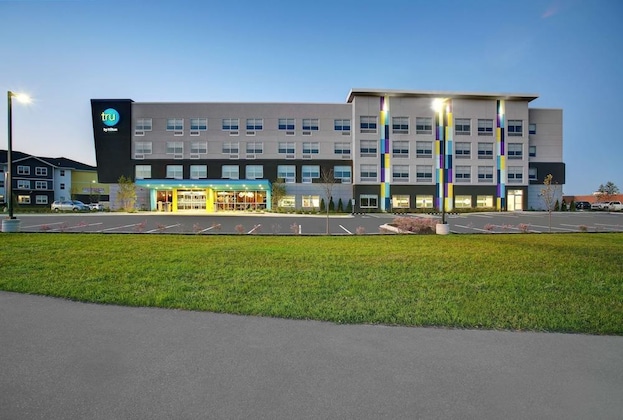 Gallery - Tru By Hilton Stoughton