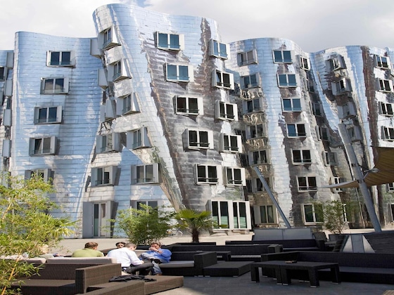 Gallery - Novotel Duesseldorf Airport