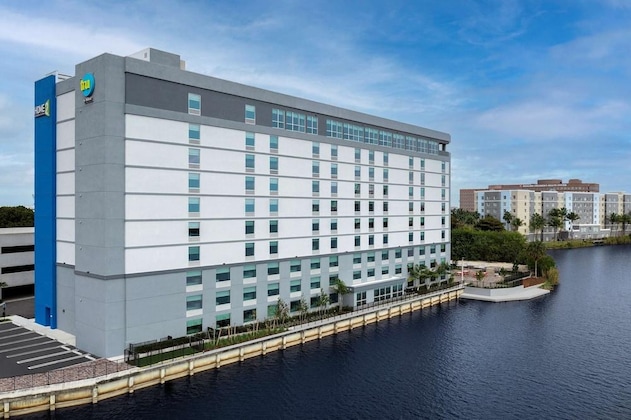 Gallery - Tru By Hilton Miami Airport South Blue Lagoon