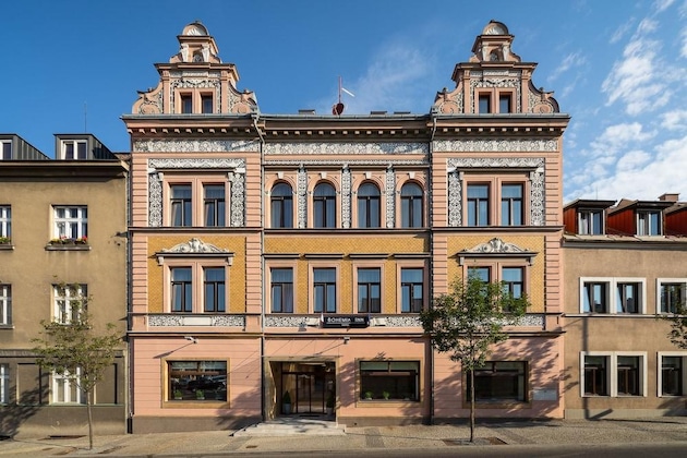 Gallery - Bohemia Inn Hotel