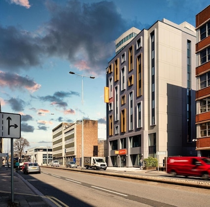 Gallery - Easyhotel Cardiff