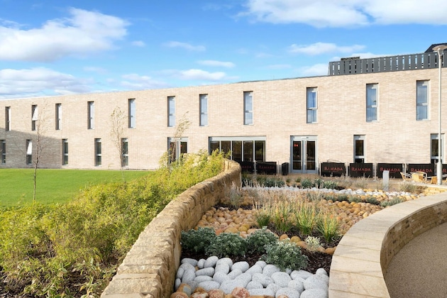 Gallery - Ramada By Wyndham Leeds East
