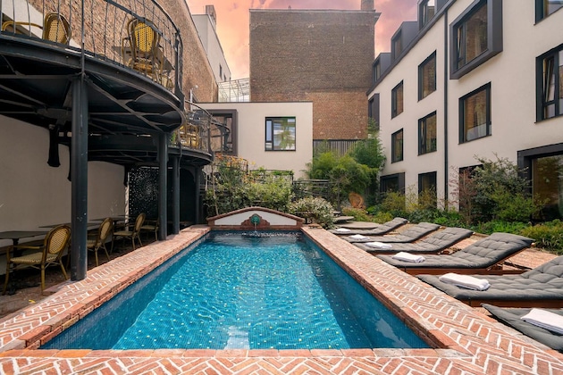 Gallery - Latroupe Hotel Jardin Secret