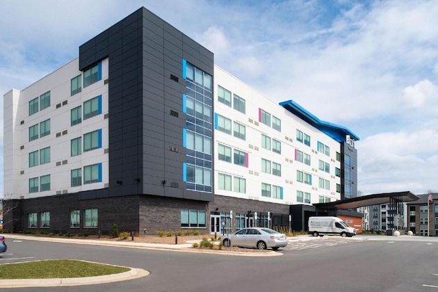 Gallery - Aloft Charlotte Airport