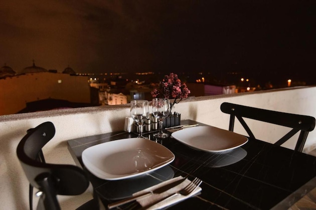 Gallery - Ria Suites Hotel