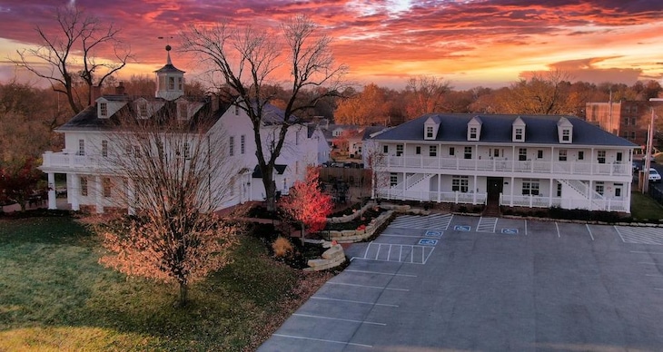 Gallery - The Inn At Elijah Mcleans