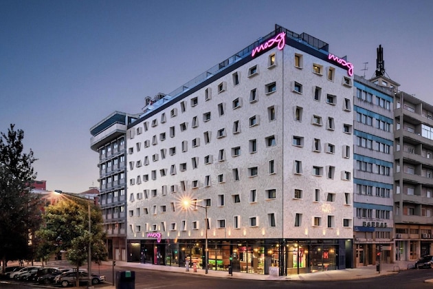 Gallery - Moxy Lisbon City