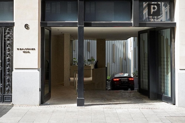 Gallery - 60 Balconies Iconic