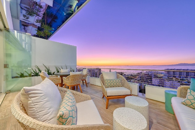 Gallery - Maxwell Collection Romantic Zone