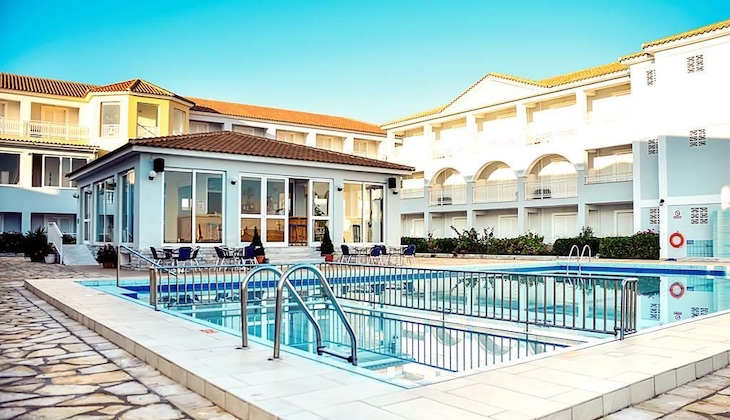 Gallery - Meridien Beach Hotel
