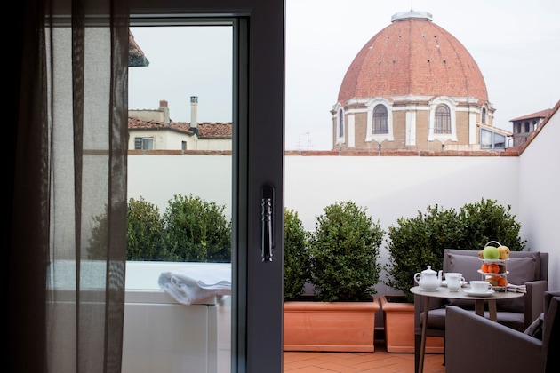 Gallery - The Frame Hotel