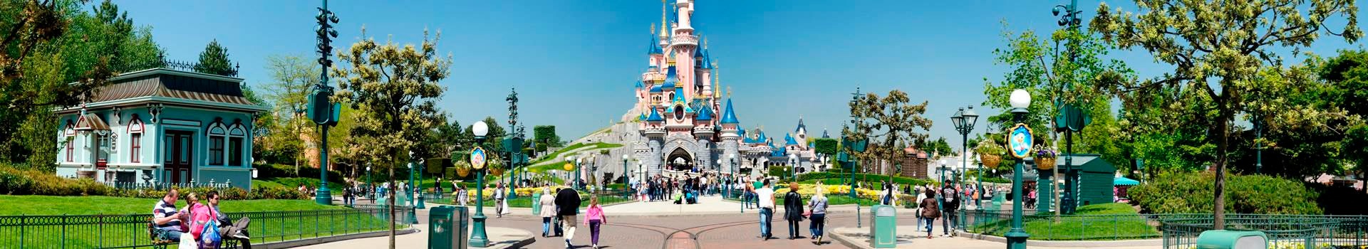 Escapadas **Courts Séjours en Famille** **Décembre en Disneyland Paris** 