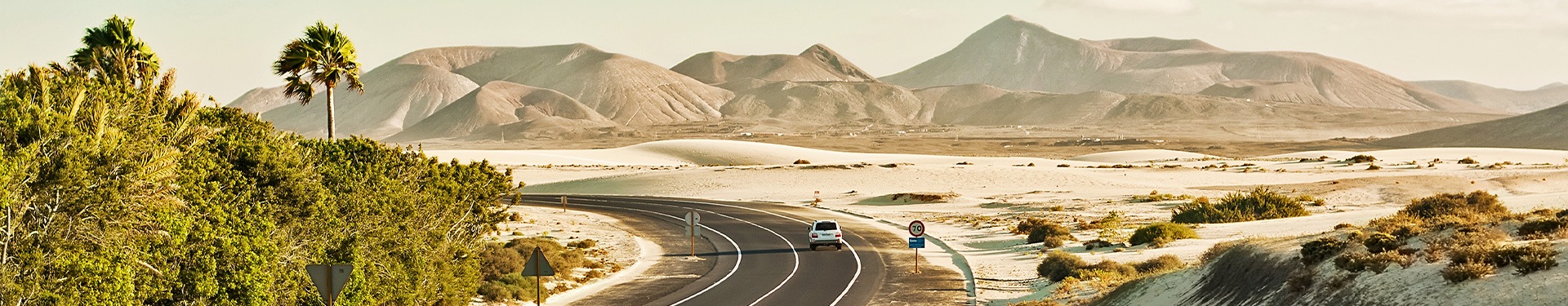 Route sur la Plage des Canaries