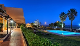 Meia Praia Lagos – Beach Club Apartments