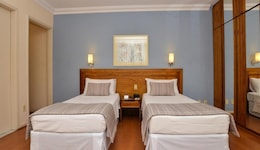 Regency Park Hotel