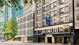 Days Inn By Wyndham Vancouver Downtown