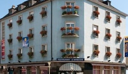 Paul & Pia - Welcome Home Hotel