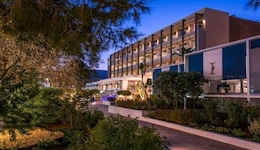 I Resort Beach Hotel & Spa