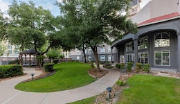 La Quinta Inn & Suites by Wyndham Houston Bush IAH South