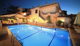 Erato Hotel