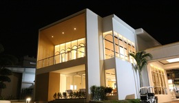 Crystal Palace Luxury Hotel