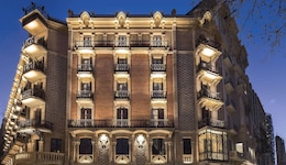 Monument Hotel