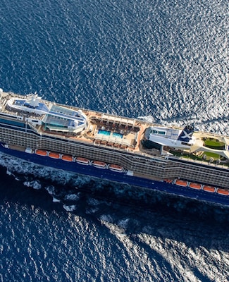 Image Celebrity Equinox 33