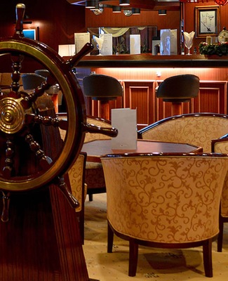 Décoration traditionnelle Jules Verne
