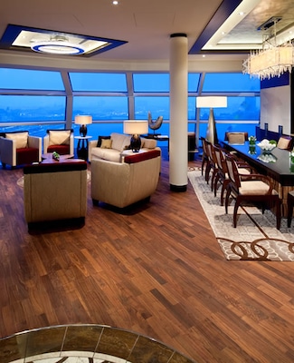 Image Celebrity Reflection 17
