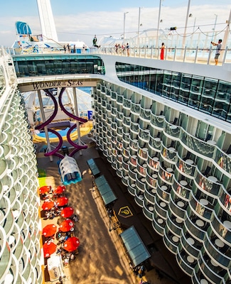 Image Wonder of the Seas 17