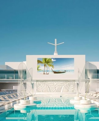 Piscine MSC Grandiosa