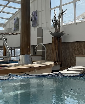 Image Celebrity Infinity 8