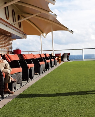 Image Celebrity Equinox 10