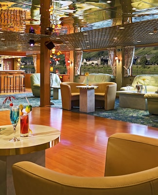 Salon Bar