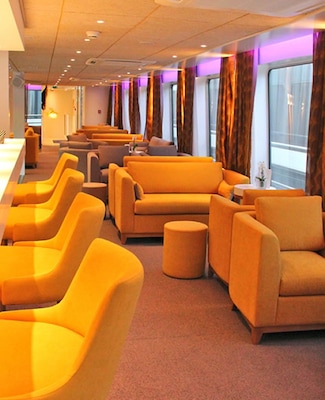 Salon Bar