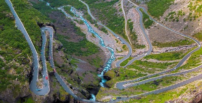 Route à travers les Fjords Norvégiens